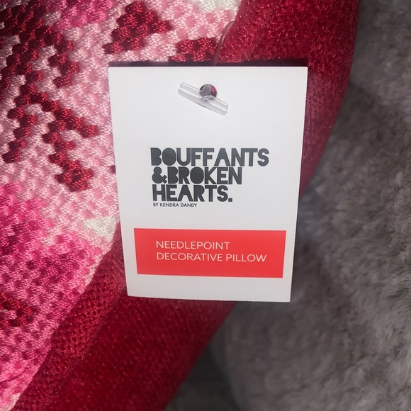 🆕- Floral 'Dump Him' Accent Pillow - Picture 2 of 6